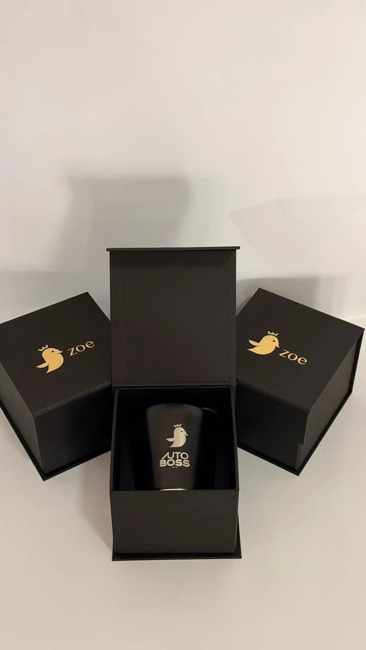 Conjunto de caixas cartonadas pequenas pretas personalizadas da Casa das Lembrancinhas em Goiânia